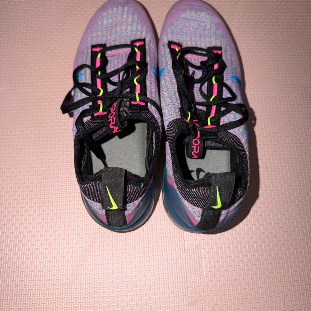 Nike Multicolor Flyknit Sneakers